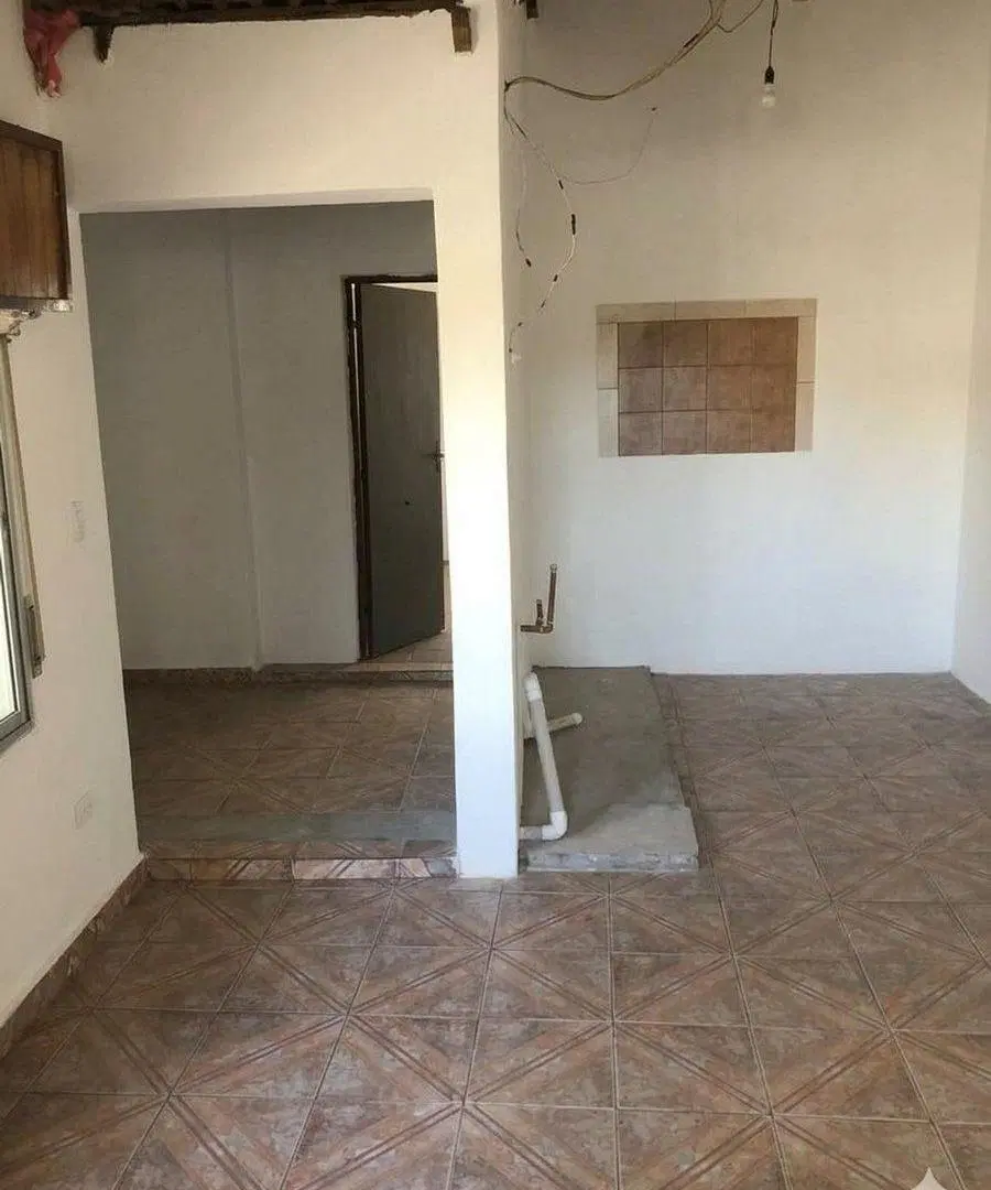 LOTE CON CASA 5 AMB EN VENTA EN BERAZATEGUI 3