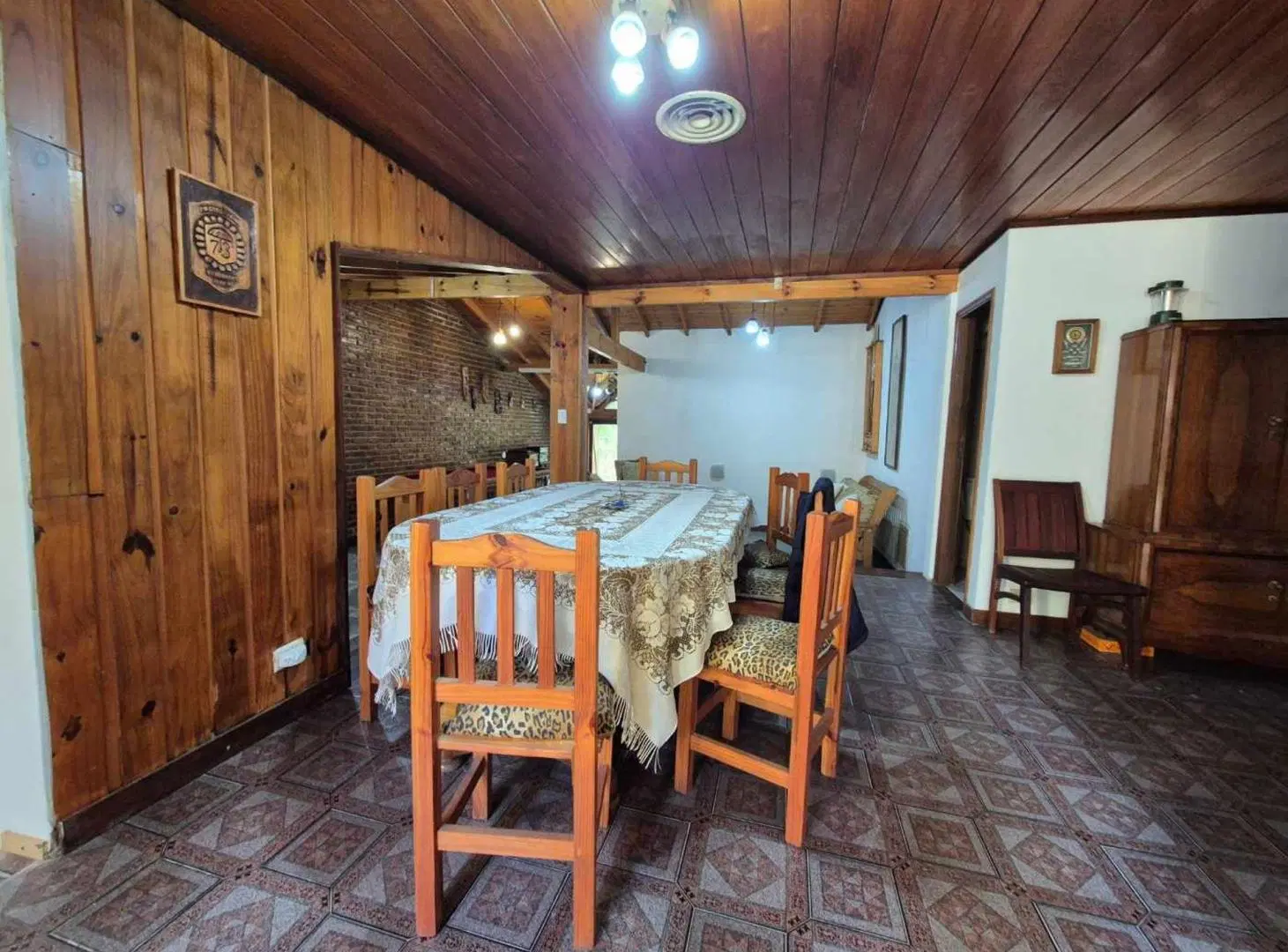 CASA 5 AMBIENTES EN VENTA EN EL TREBOL CON PILETA 2