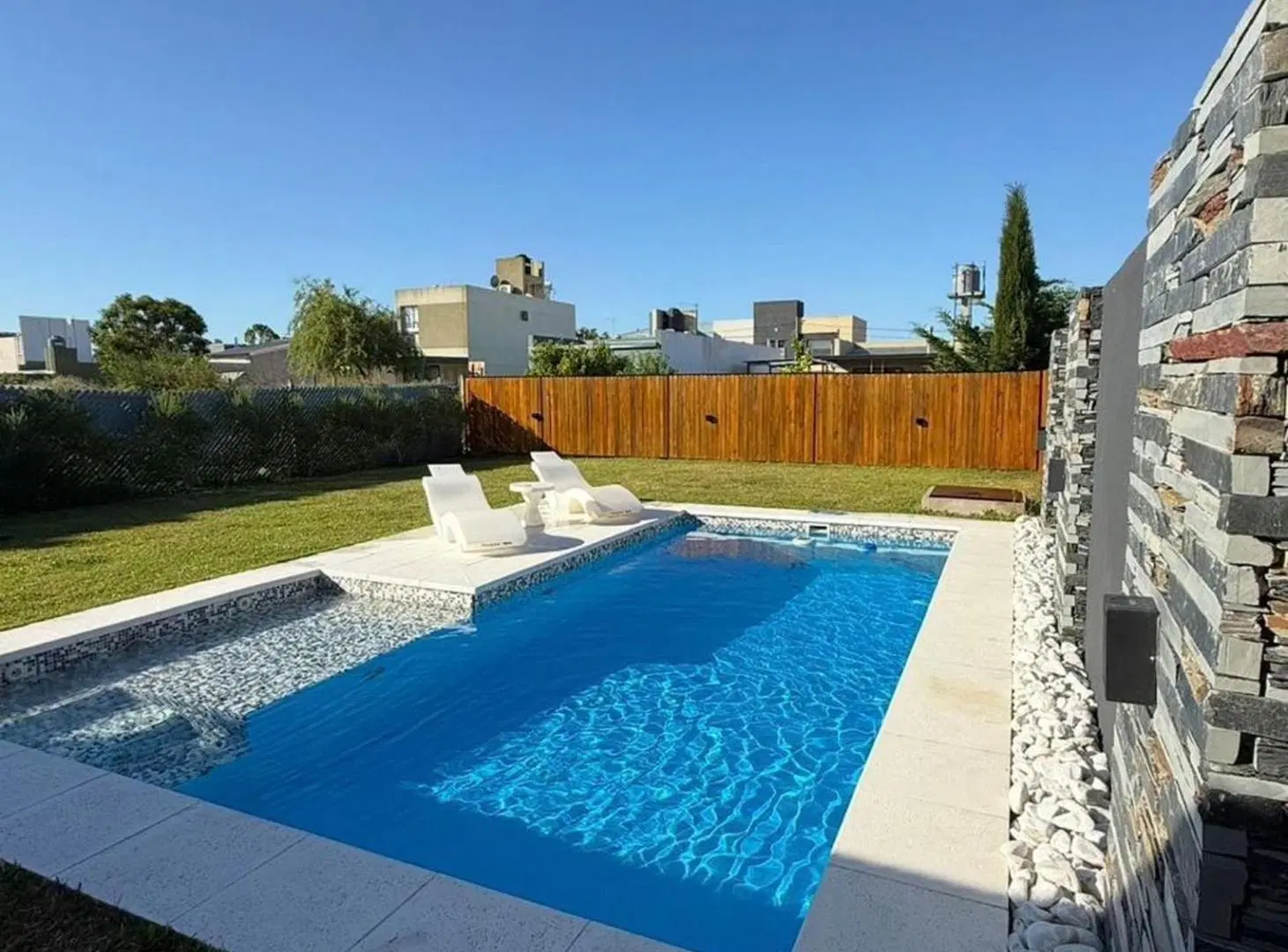 CASA 2 AMB VENTA BARRIO LA HERMOSURA, LA PLATA 4