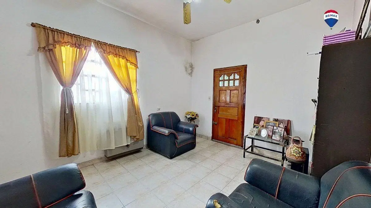 VENTA CASA 4 AMB  LANUS CON JARDIN, GARAGE Y DPTO 8