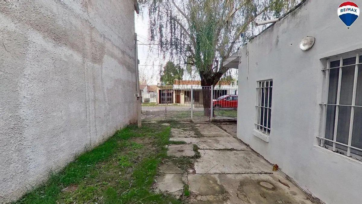 VENTA CASA 4 AMBIENTES CON PARQUE EZPELETA 4