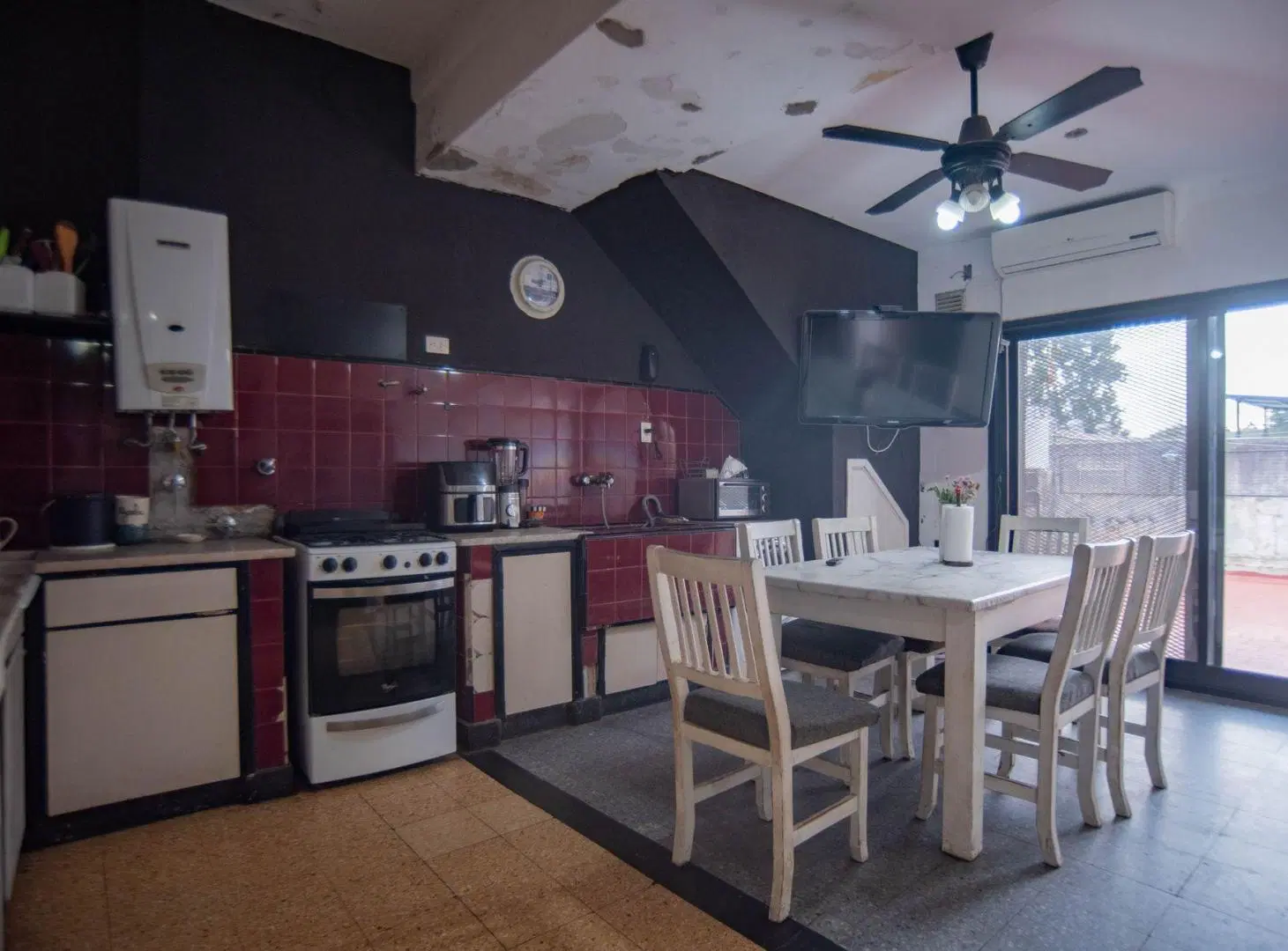 VENTA CASA 7 AMBIENTES EN DON BOSCO CON PATIO 2