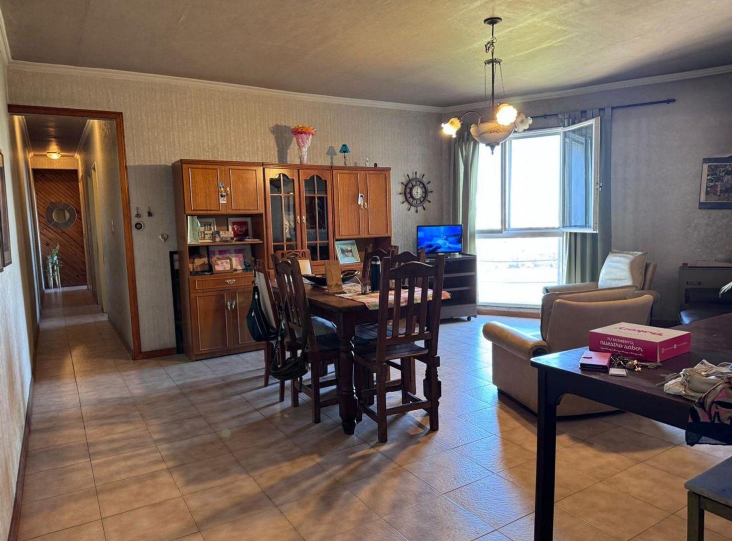 Foto de VENTA DEPARTAMENTO 4 AMB. SARANDI APTO CREDITO, imagen 1