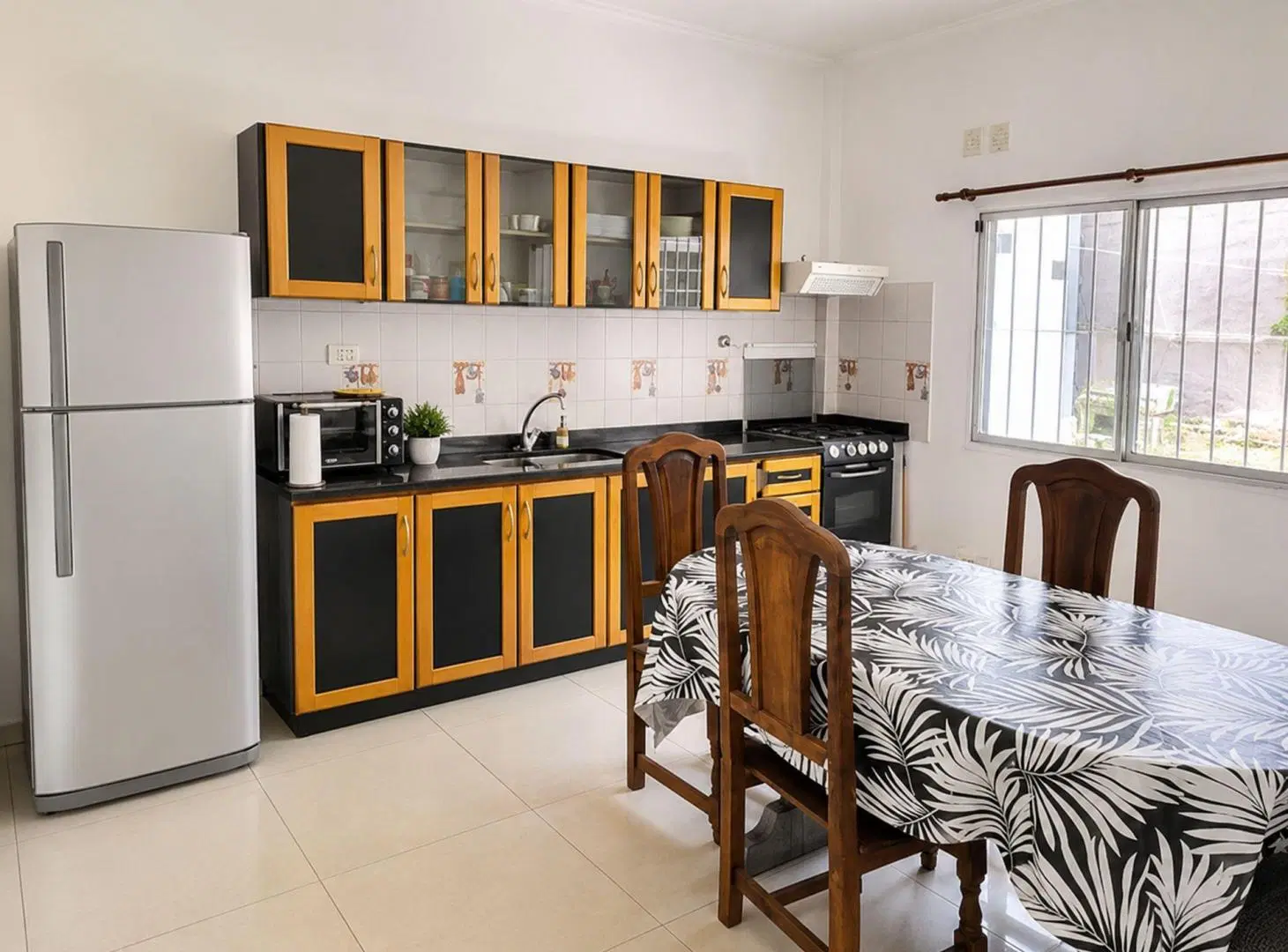 CASA 6 AMBIENTES VENTA LUIS GUILLON APTA CREDITO 4