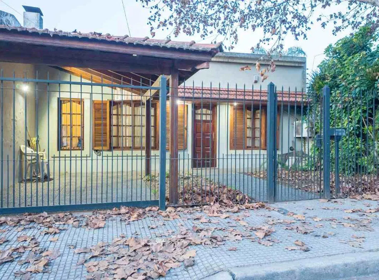 VENTA CASA 4 AMBIENTES C COCHERA, PATIO EN QUILMES 4