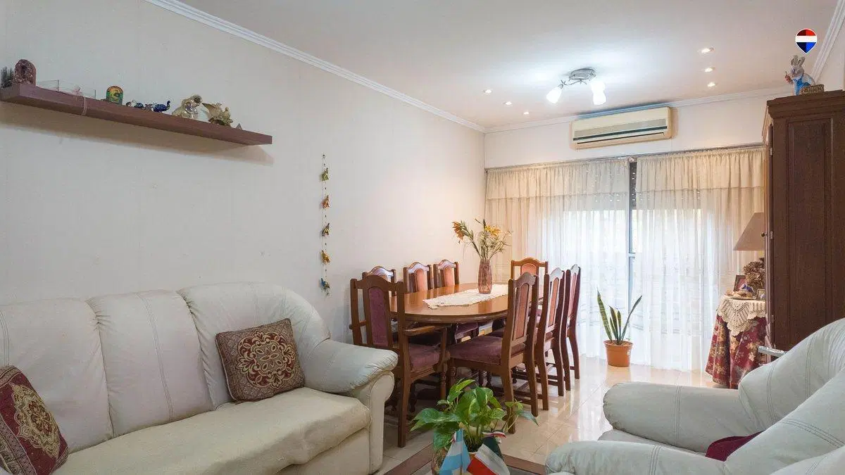 DEPTO 4 AMB EN VENTA EN SARANDI A MTS DE AV MITRE 4