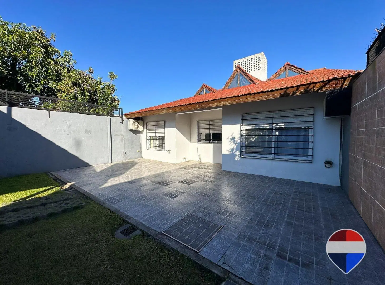 CASA 3 AMBIENTES EN VENTA EN GLEW APTA CREDITO 4