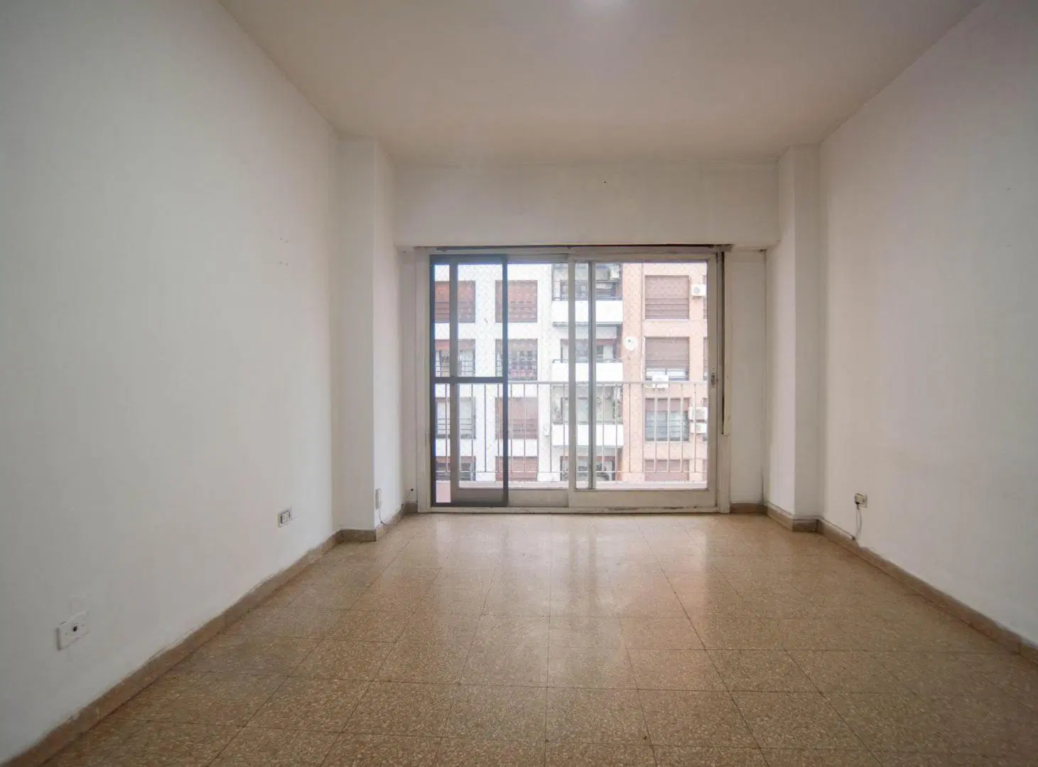 VENTA DEPTO 3 AMB EN AVELLANEDA CENTRO C/BALCÓN 1