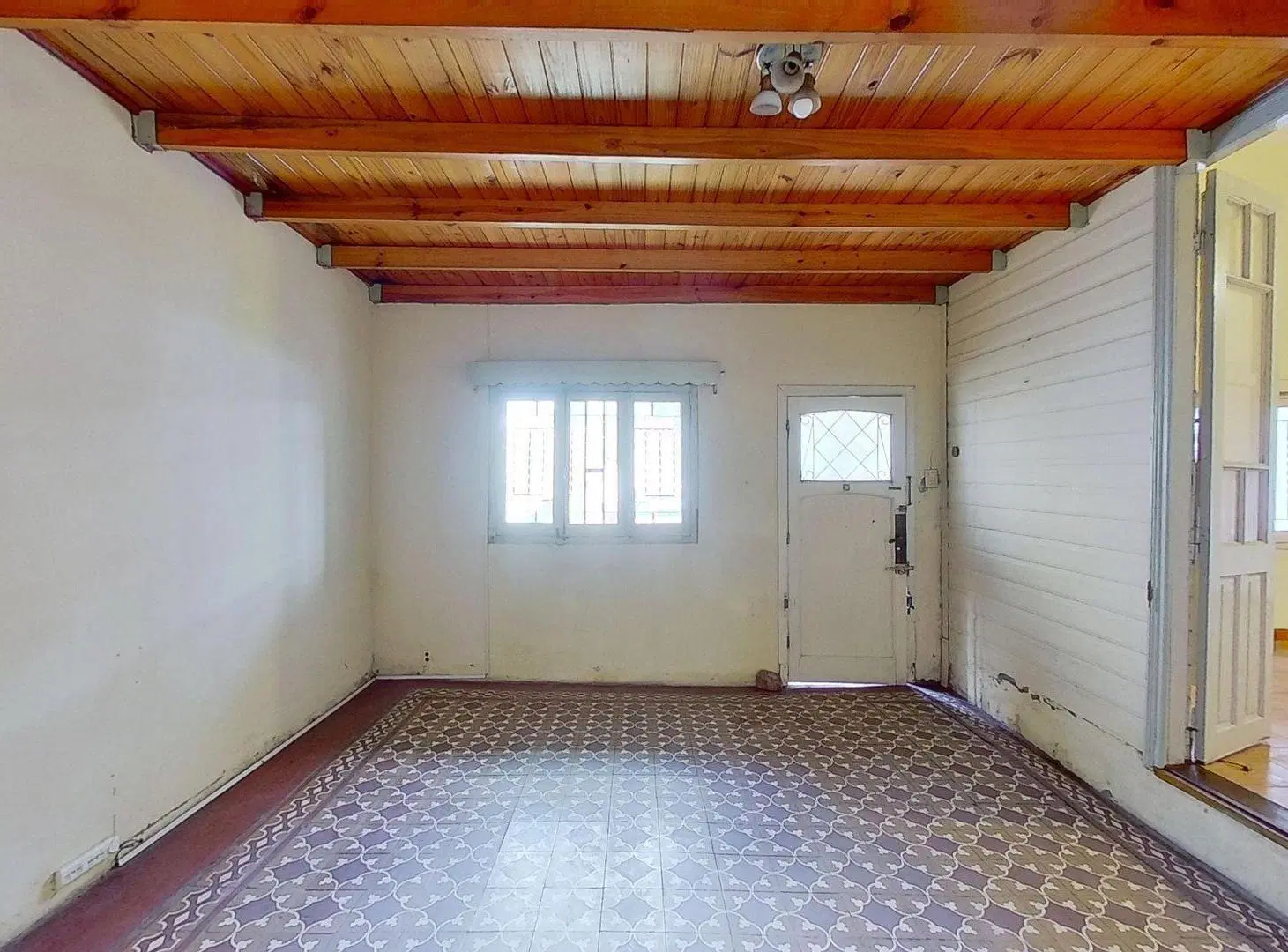 CASA 4 AMBIENTES EN VENTA EN VALENTIN ALSINA PATIO 1