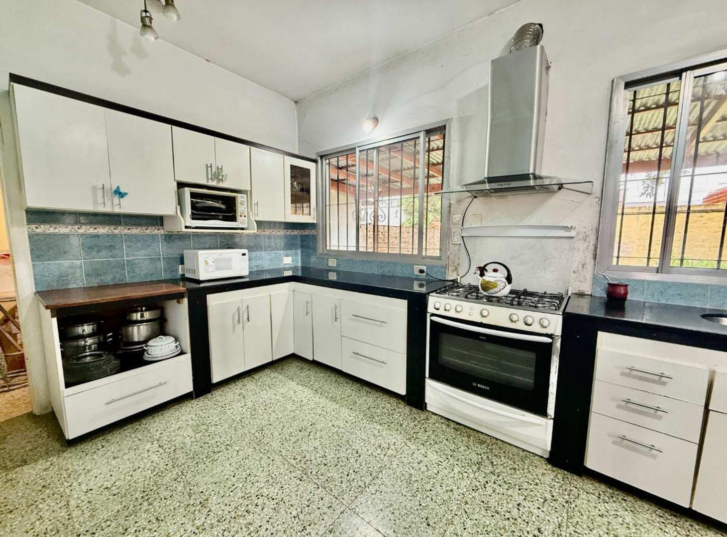Foto de VENTA CASA 4 AMB BURZACO, imagen 1