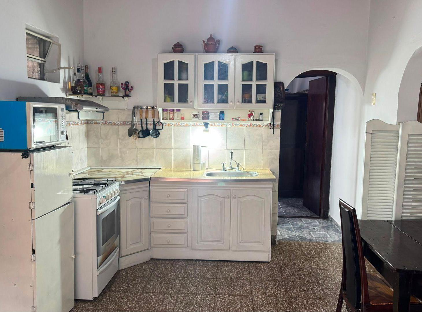 CASA 4 AMB EN VENTA CON PARQUE BERAZATEGUI