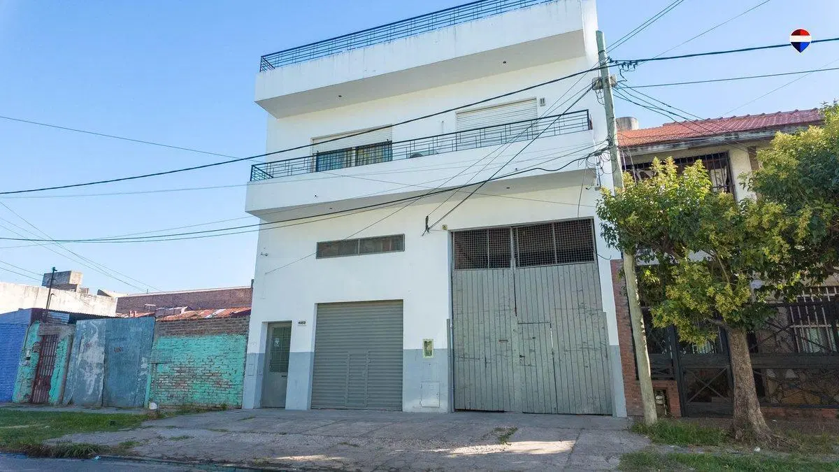 2 Galpones en Venta en Villa Dominico c vivienda 3
