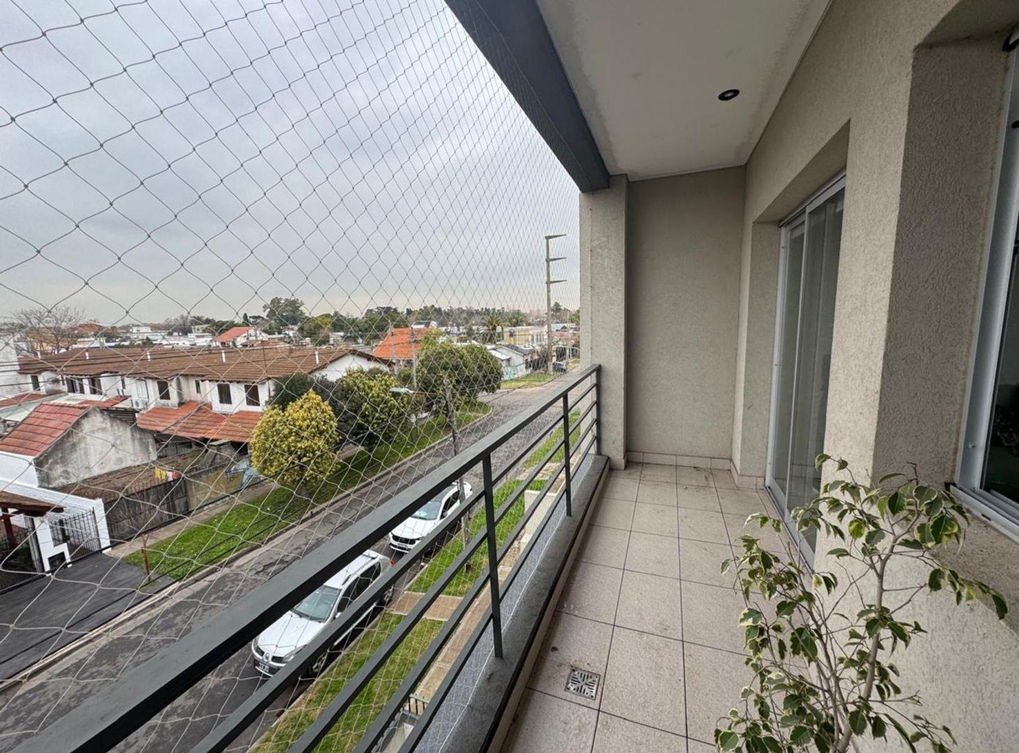 Foto de DPTO 3 AMB EN VENTA CON BALCON , BERAZATEGUI, imagen 1
