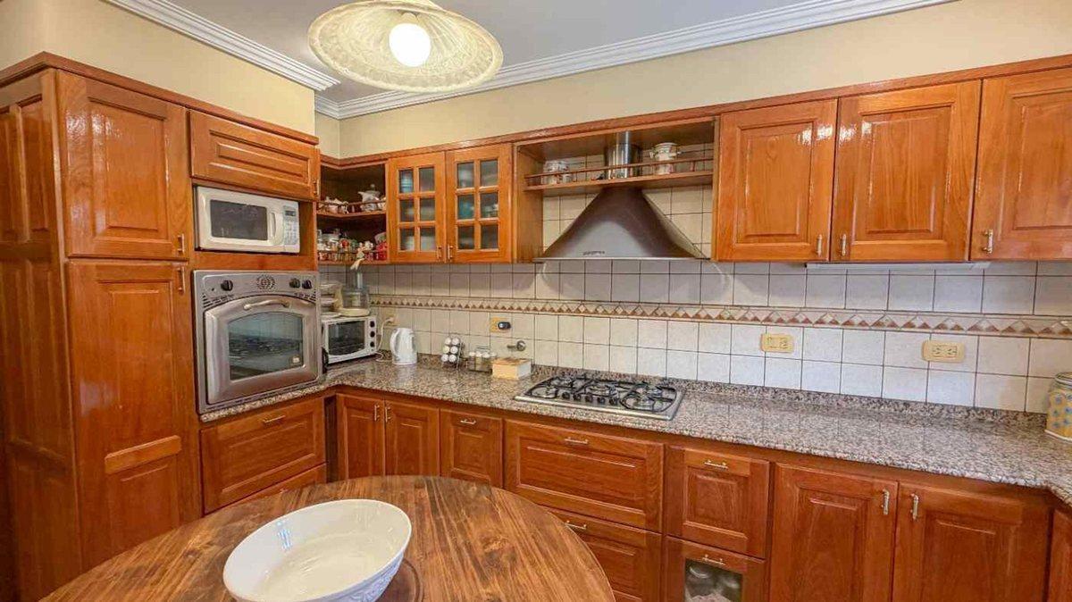 Foto de VENTA CASA 8AMB BURZACO, imagen 3