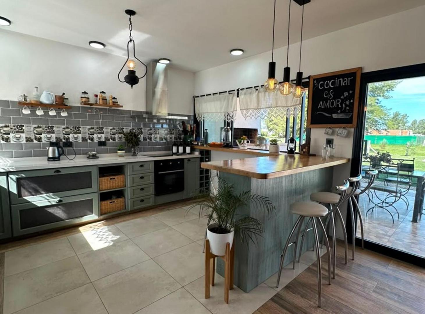 Foto de CASA VENTA 5 AMB CON PILETA AREA 60 LA PLATA, imagen 5