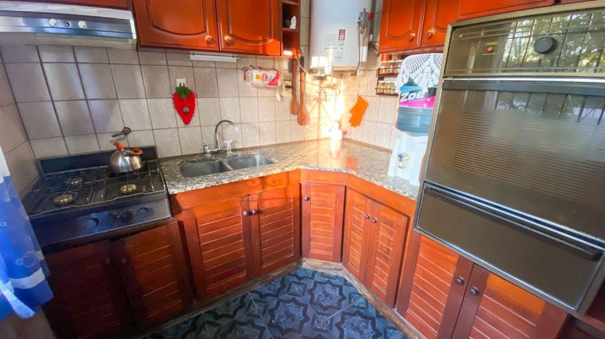 Foto de VENTA CASA MULTIFAMILIAR 6 AMBIENTES EN GUERNICA, imagen 5