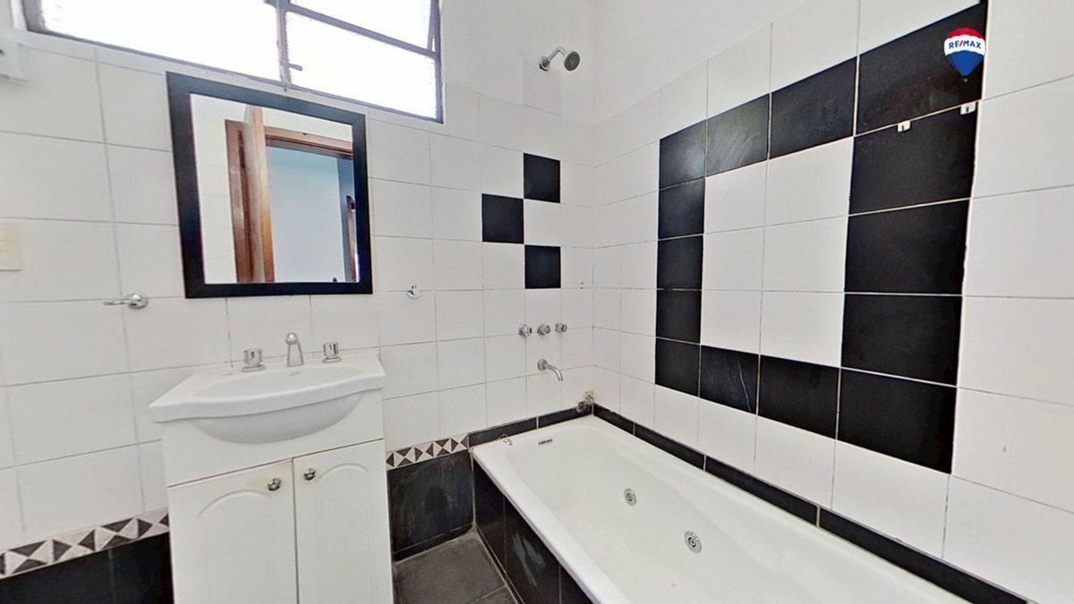 Foto de PH EN VENTA 4 AMB EN QUILMES CON PATIO Y LAVADERO, imagen 2