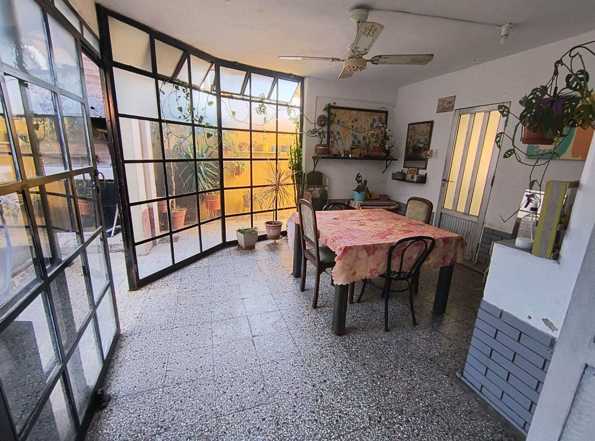 Foto de VENTA CASA MULTIFAMILIAR CON COCHERA LANUS ESTE, imagen 1