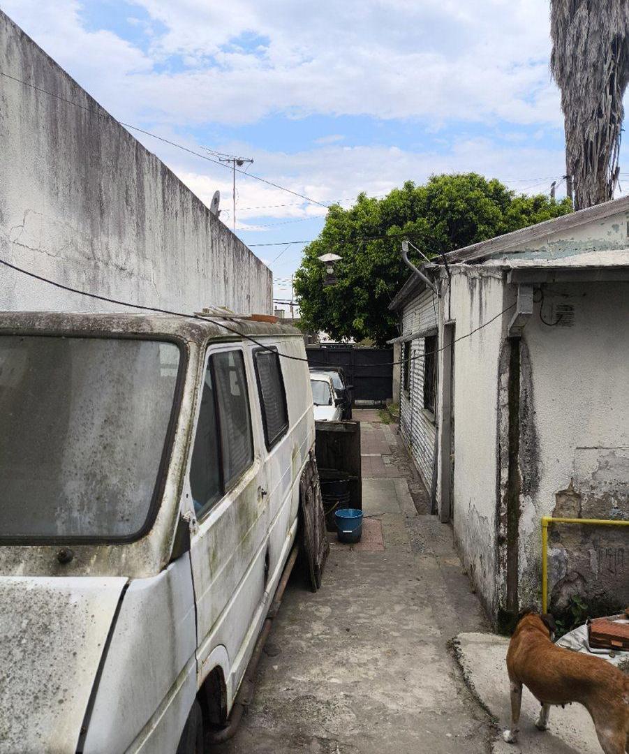 Foto de Venta Casa con Terreno en Ezpeleta Oeste (Quilmes), imagen 2