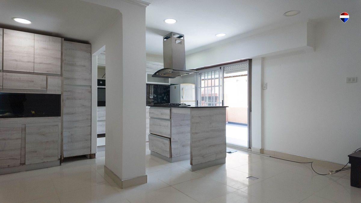 Foto de VENTA CASA 3 AMB CON PATIO, PILETA Y COCHERA, imagen 2