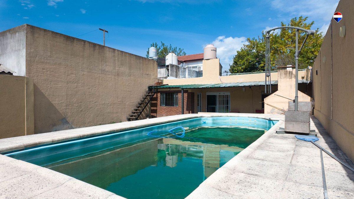 Foto de VENTA CASA 3 AMB CON PATIO, PILETA Y COCHERA, imagen 5