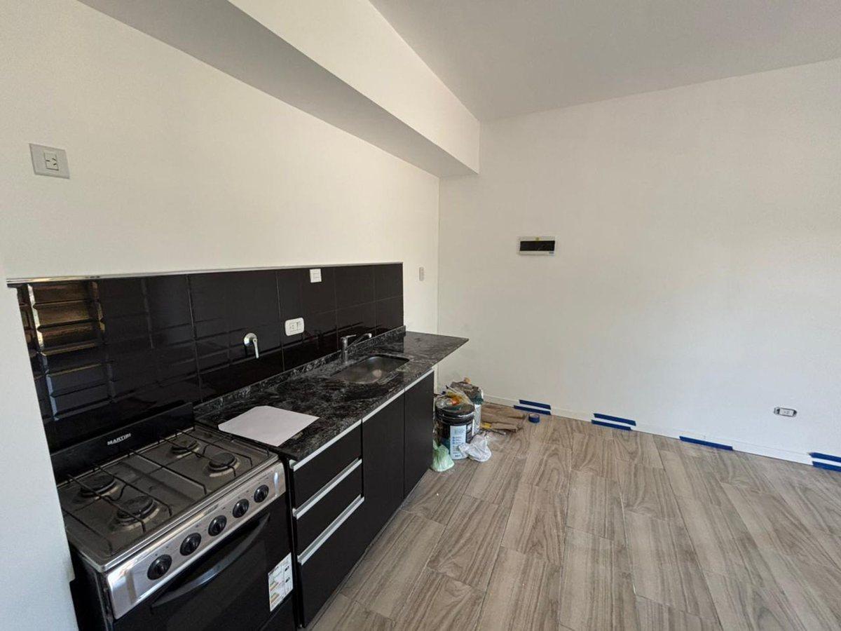 Foto de DEPTO 3 AMB CON BALCON EN VENTA EN AVELLANEDA, imagen 1