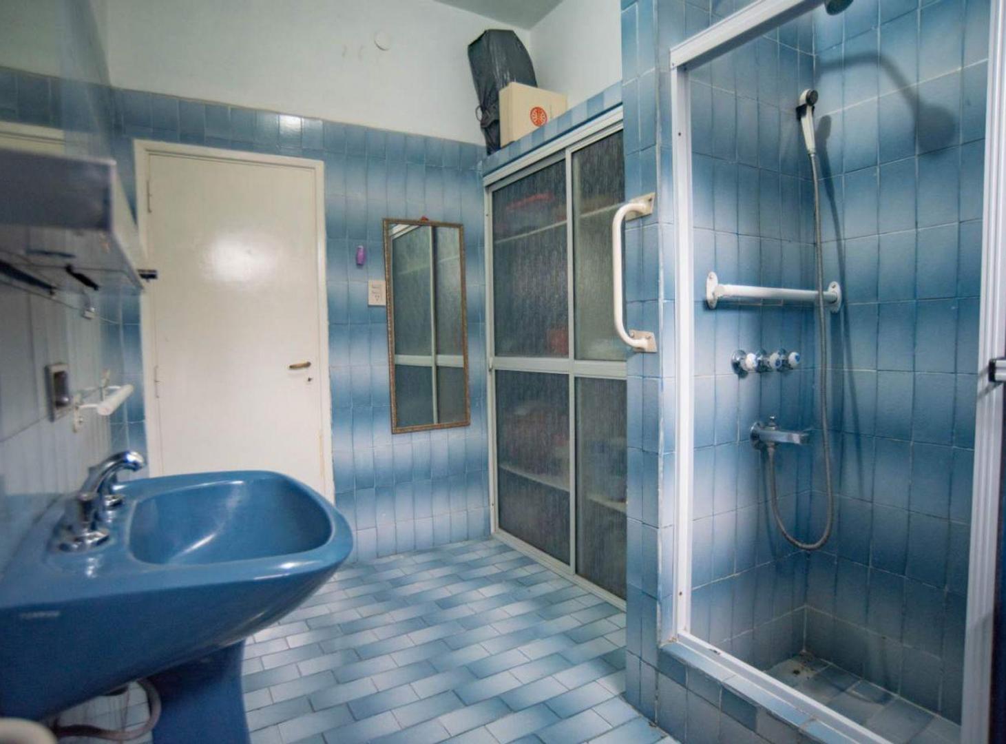 Foto de CASA 6 AMB MULTIFAMILIAR CON COCHERA VENTA QUILMES, imagen 4