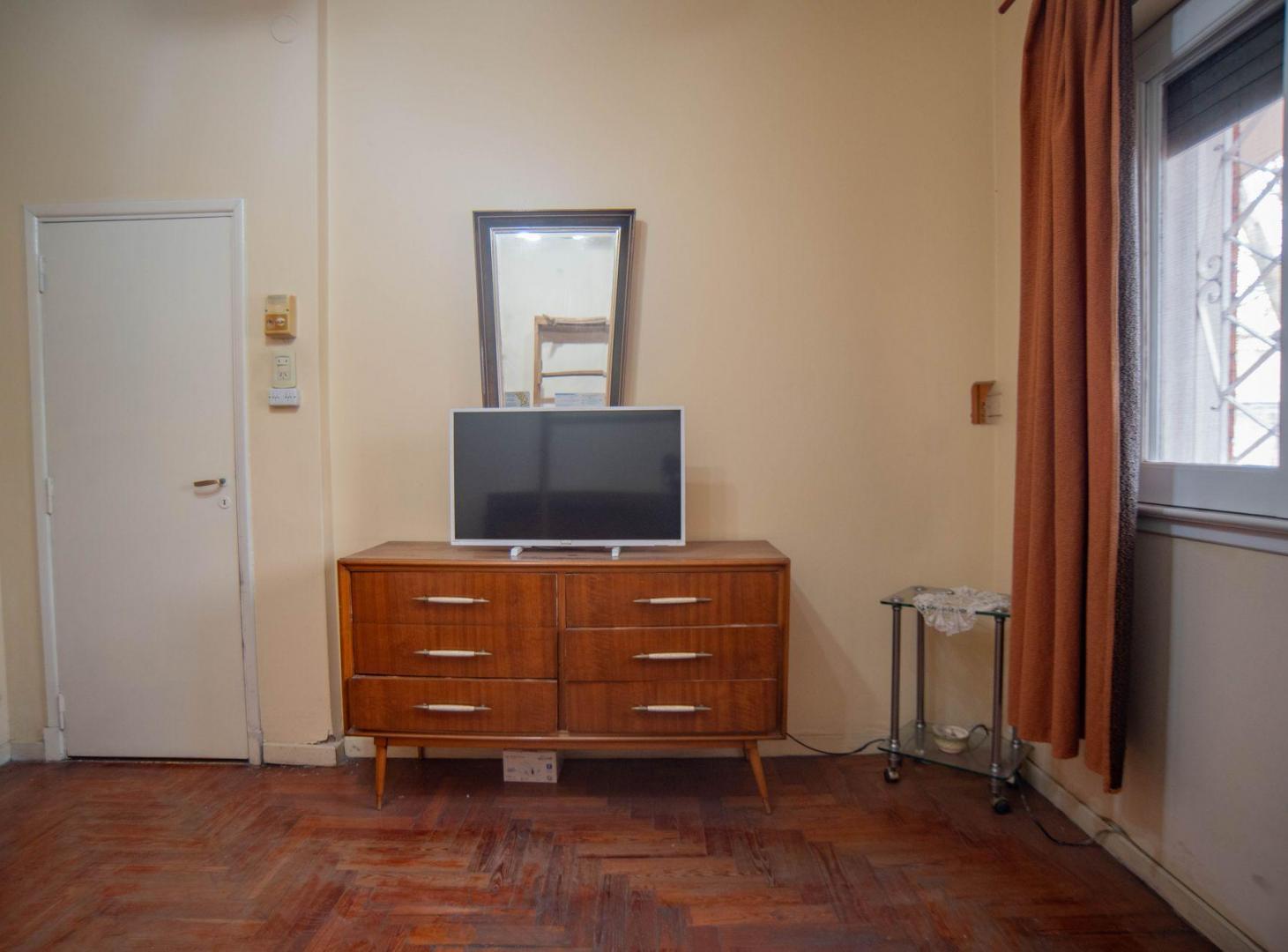 Foto de CASA 6 AMB MULTIFAMILIAR CON COCHERA VENTA QUILMES, imagen 1