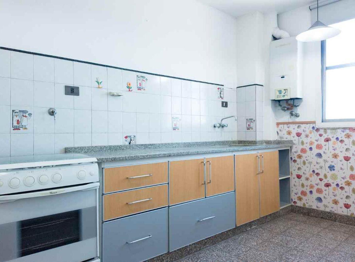 Foto de VENTA DEPTO 3 AMB AL FRENTE EN PIÑEYRO, imagen 3