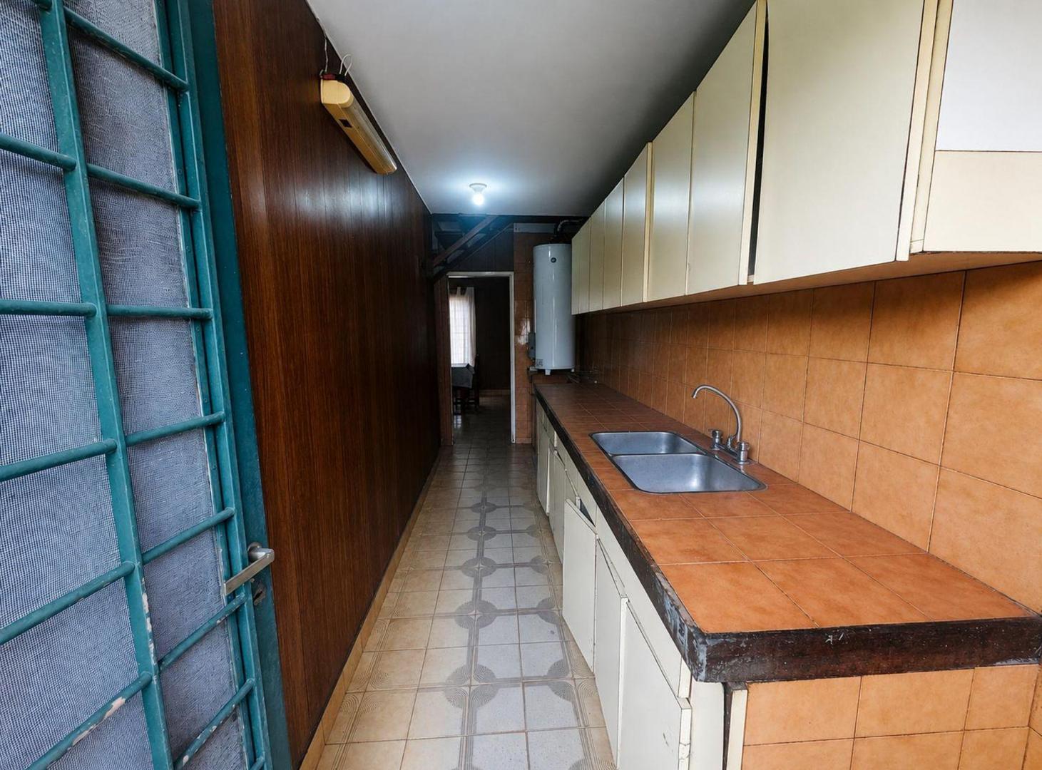 Foto de CASA COCHERA JARDIN PARRILLA LAVADERO PATIO, imagen 1