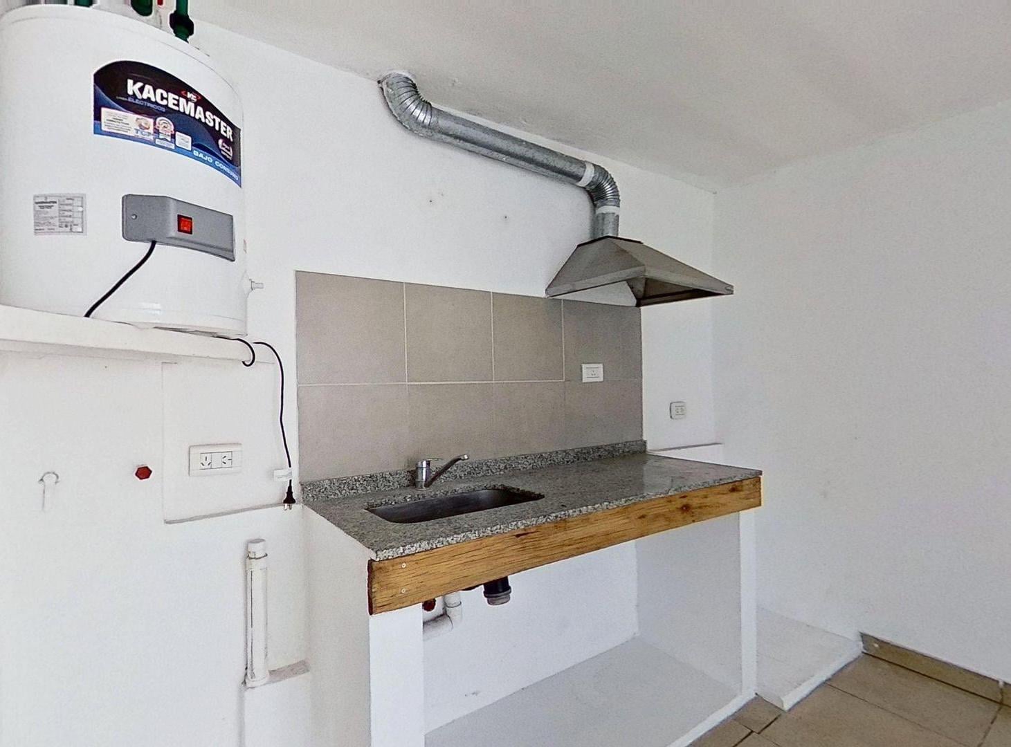 Foto de VENTA DEPTO 2 AMB CON PATIO Y TERRAZA SARANDI, imagen 5