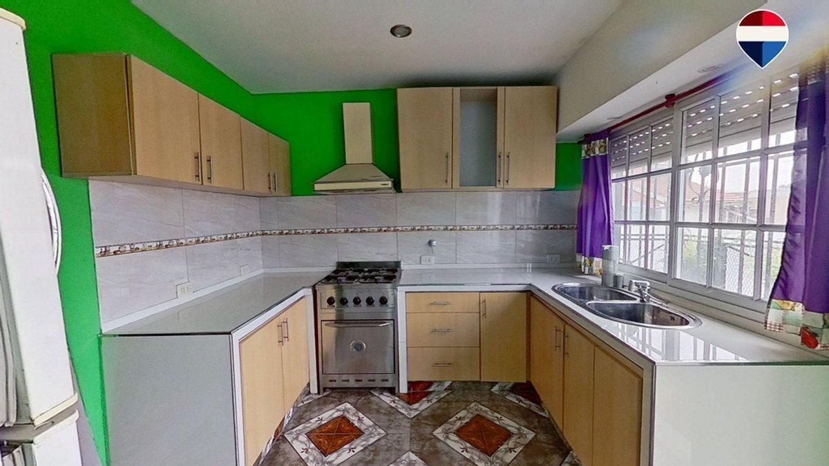 Foto de TRES DPTOS EN VENTA CON GARAGE Y DEPÓSITO.QUILMES, imagen 2