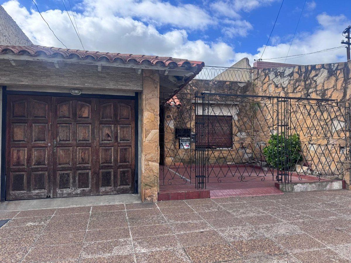 Foto de VENTA CASA 5 AMB CON COCHERA, VILLA DOMINICO, imagen 2