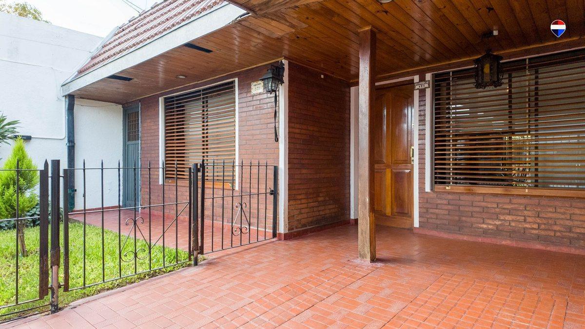 Foto de VENTA CASA 3 AMB C/PARQUE ,COCHERA,QUINCHO BERNAL, imagen 3