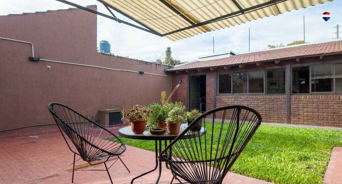 Foto de VENTA CASA 3 AMB C/PARQUE ,COCHERA,QUINCHO BERNAL, imagen 1