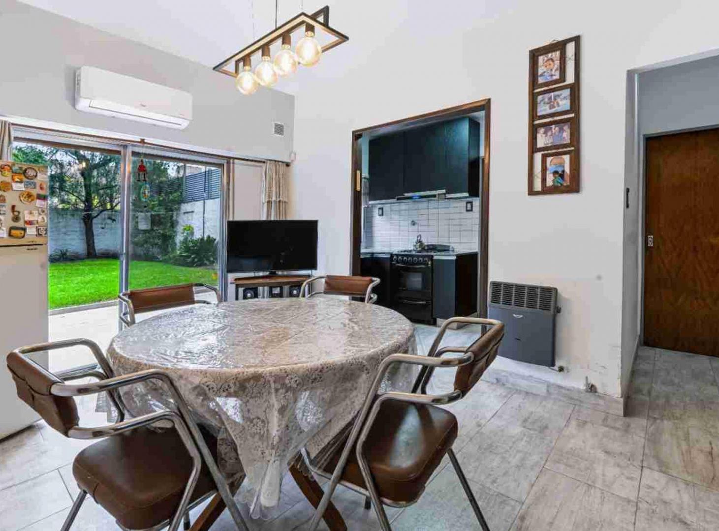 Foto de CASA 4ABM EN VENTA QUILMES OESTE FONDO VERDE COCH, imagen 2