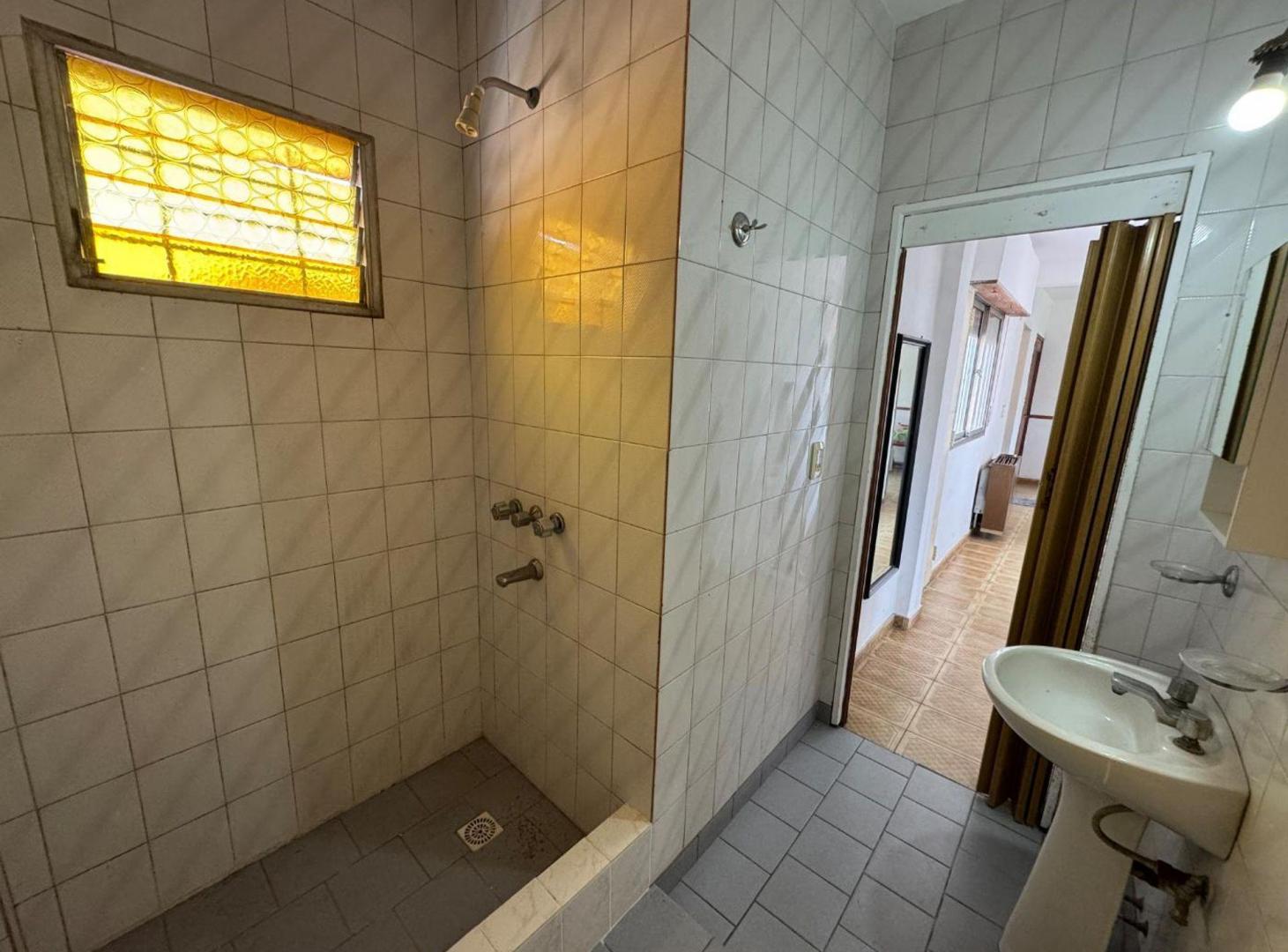 Foto de PH 3 AMB CON BALCÓN Y TERRAZA EN VENTA, QUILMES, imagen 3