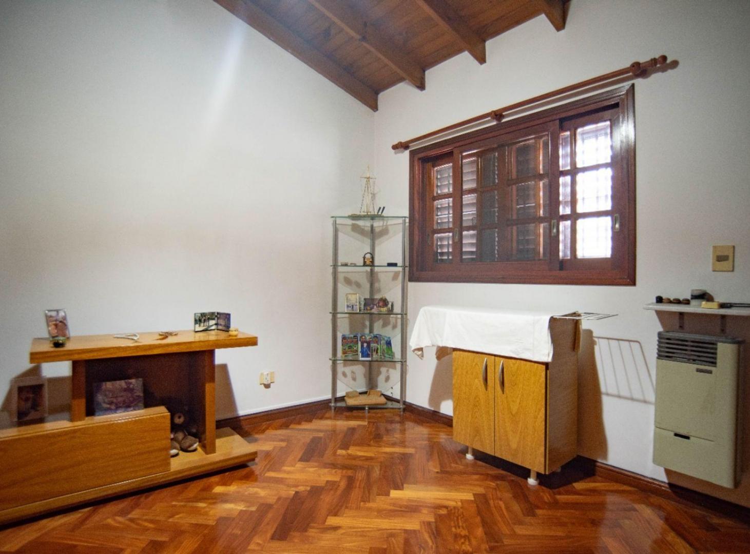Foto de CASA 4 AMBIENTES EN VENTA EN DON BOSCO CON JARDIN, imagen 5