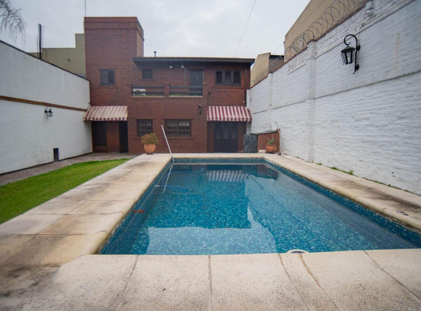 Foto de CASA 4 AMBIENTES EN VENTA EN DON BOSCO CON JARDIN, imagen 4