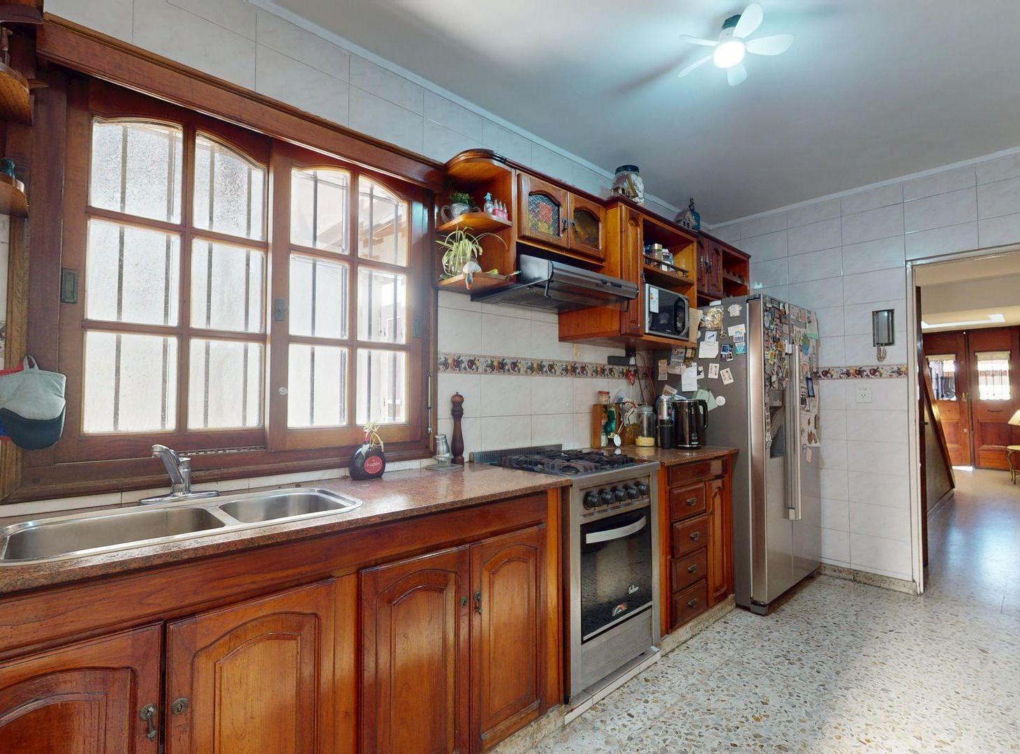 Foto de CASA 5 AMB TIPO CHALET CON TERRAZA VENTA, QUILMES, imagen 5