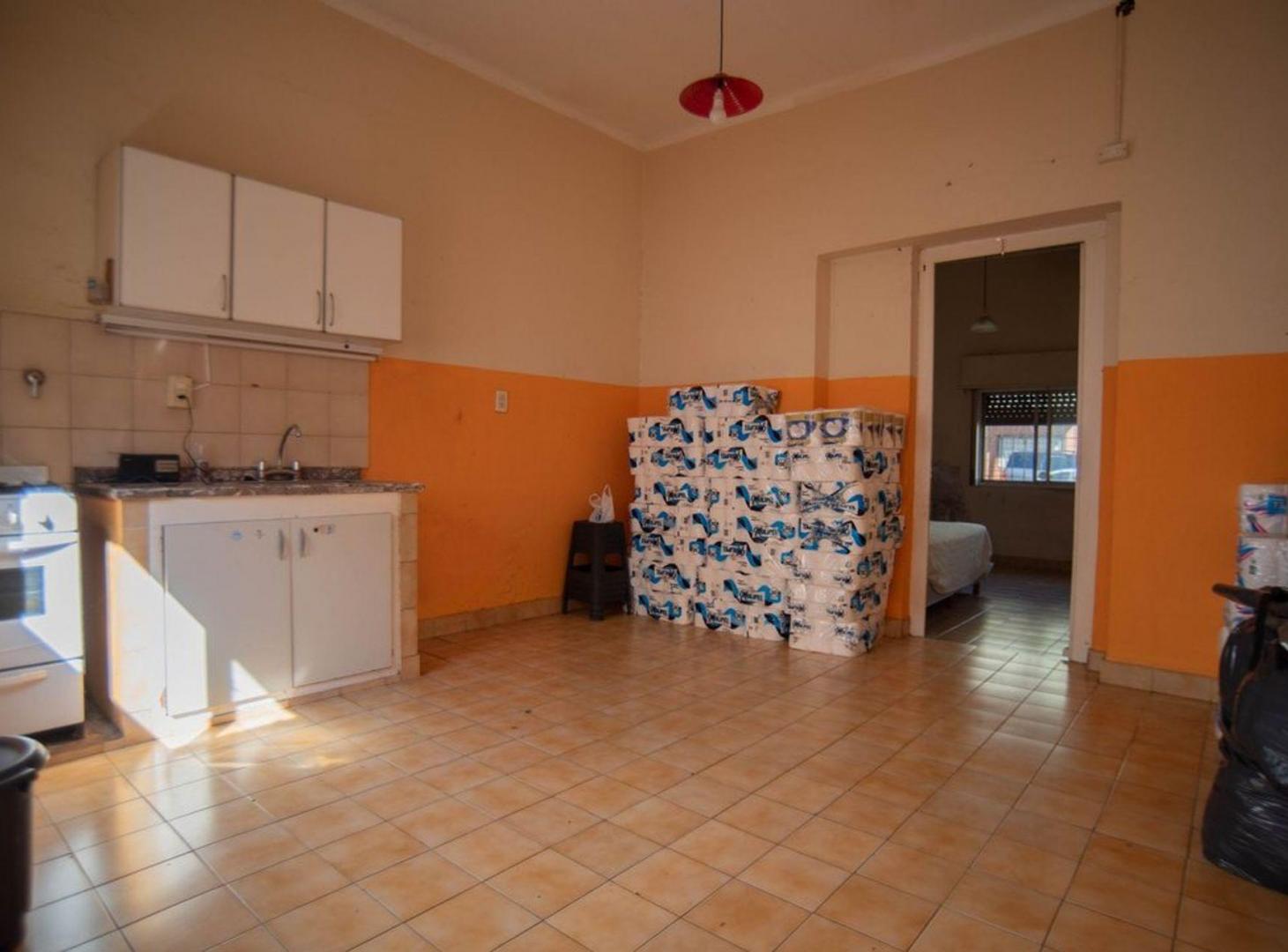 Foto de VENTA EN BLOCK 5 UNIDADES LOTE PROPIO EN LANUS, imagen 2