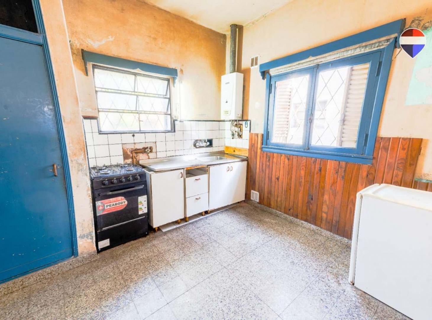 Foto de VENTA CASA 4 AMB EN BERNAL CON AMPLIO JARDIN LOTE, imagen 1