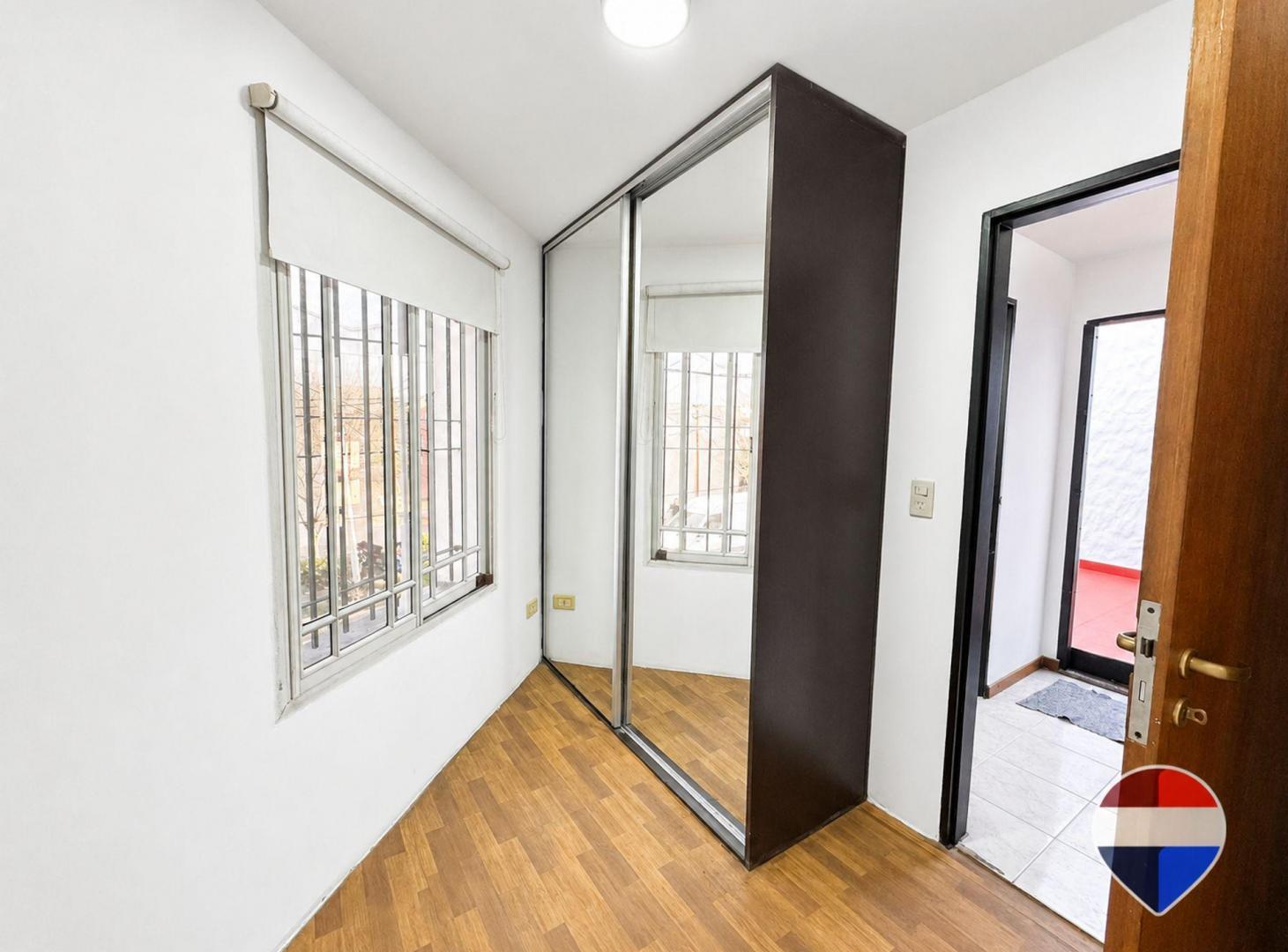Foto de PH 4 AMBIENTES VENTA PIÑEYRO CON COCHERA Y TERRAZA, imagen 5