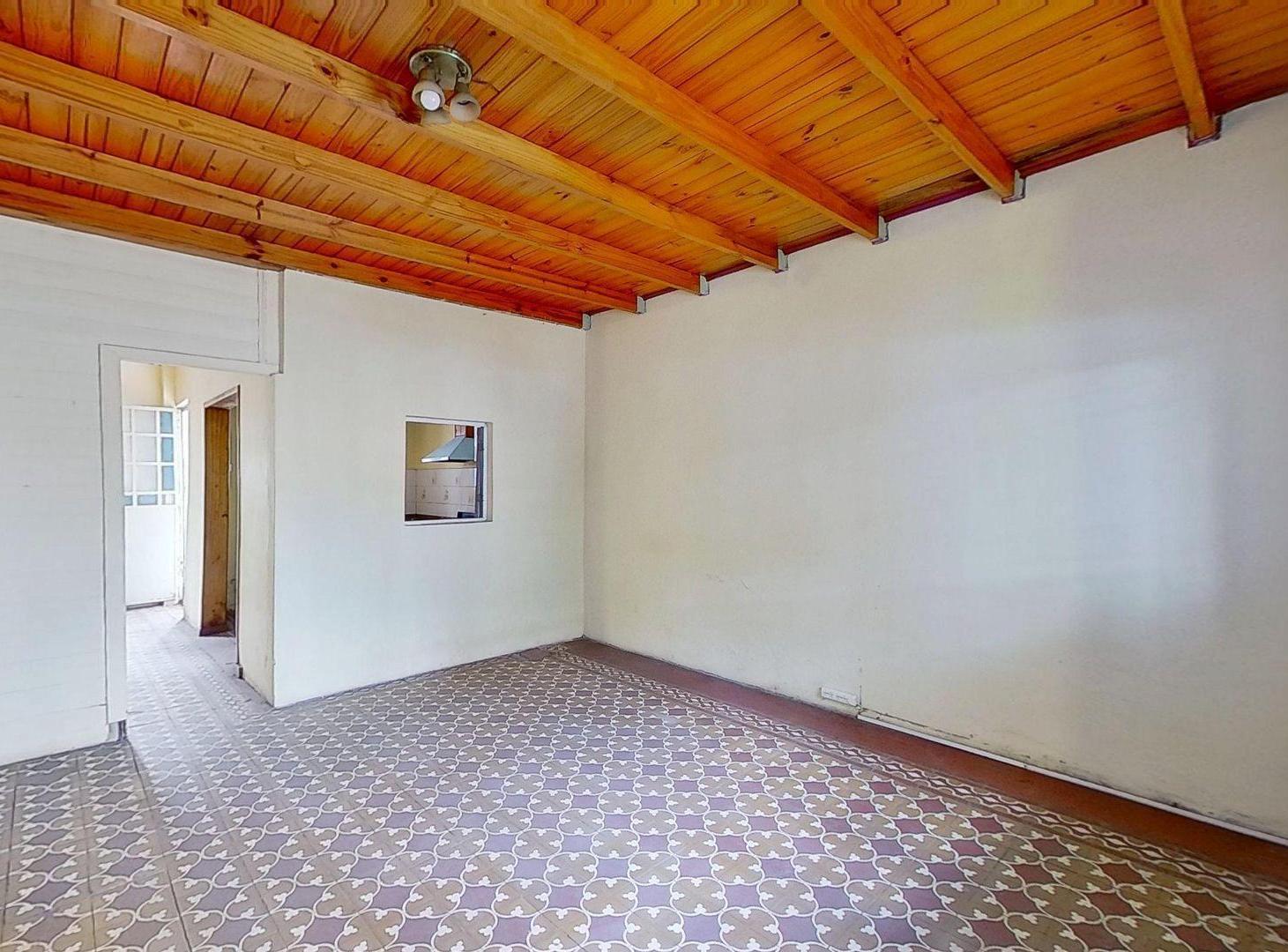 Foto de CASA 3 AMBIENTES EN VENTA EN VALENTIN ALSINA PATIO, imagen 5