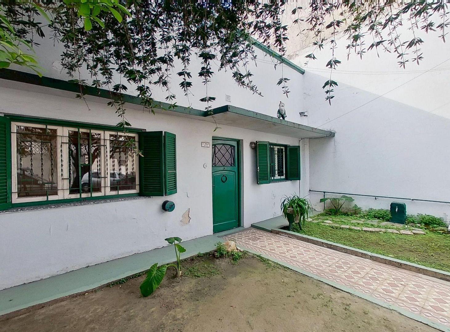 Foto de CASA 3 AMBIENTES EN VENTA EN VALENTIN ALSINA PATIO, imagen 3