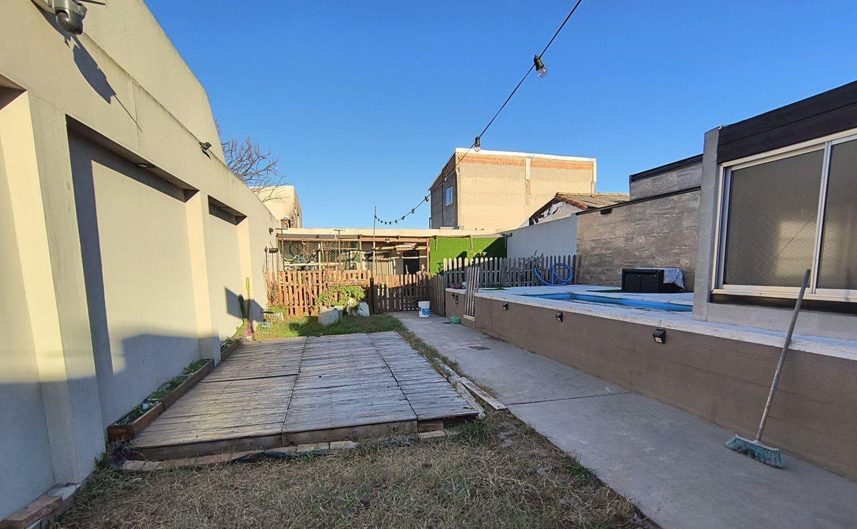 Foto de CASA EN VENTA EN BERNAL PARQUE QUINCHO Y PISCINA, imagen 3