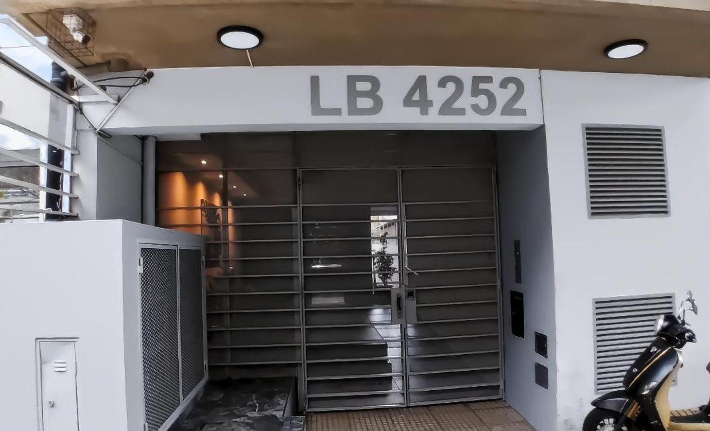 Foto de DEPTO 4 AMB VENTA VILLA URQUIZA CON 2 BAÑOS COMP, imagen 2