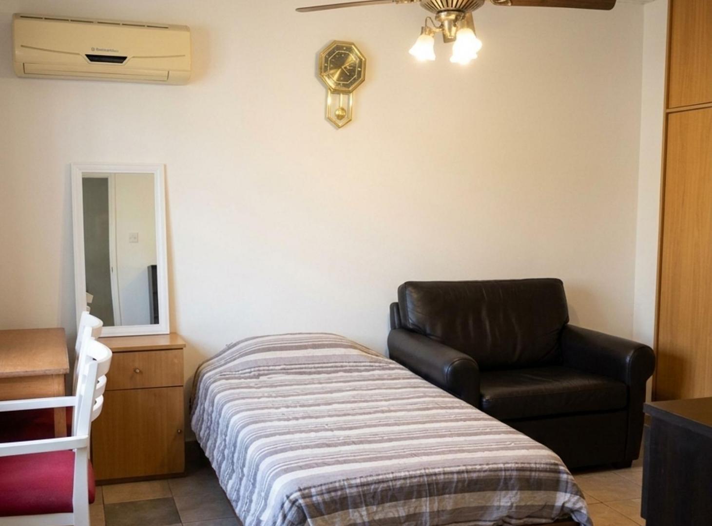 Foto de VENTA DE PH TIPO CASA 3/4AMB Y COCHERA EN PIÑEYRO, imagen 5