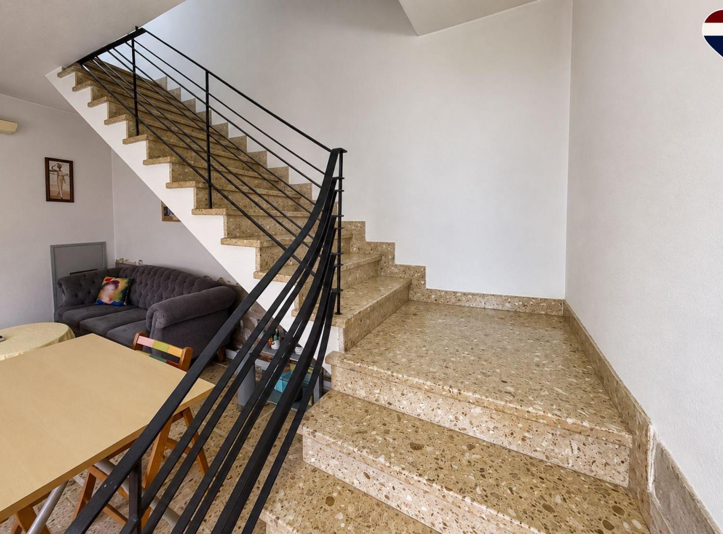 Foto de PH EN VENTA 3 AMBIENTES EN SARANDI CON PATIO, imagen 4