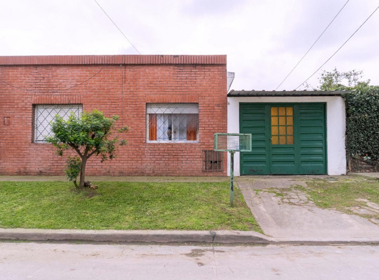 Foto de CASA EN VENTA 5 AMBIENTES EN GUERNICA, imagen 3